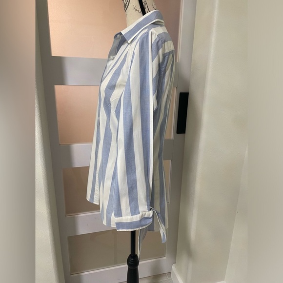 Banana Republic square blue and white strip button down top SZ 10 EUC - Picture 3 of 6